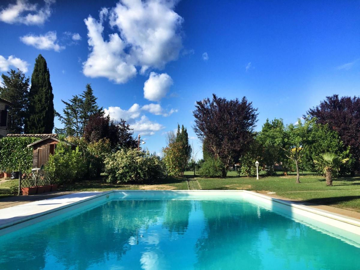 Appartamento Con Piscina E Giardino A Siena Bagian luar foto