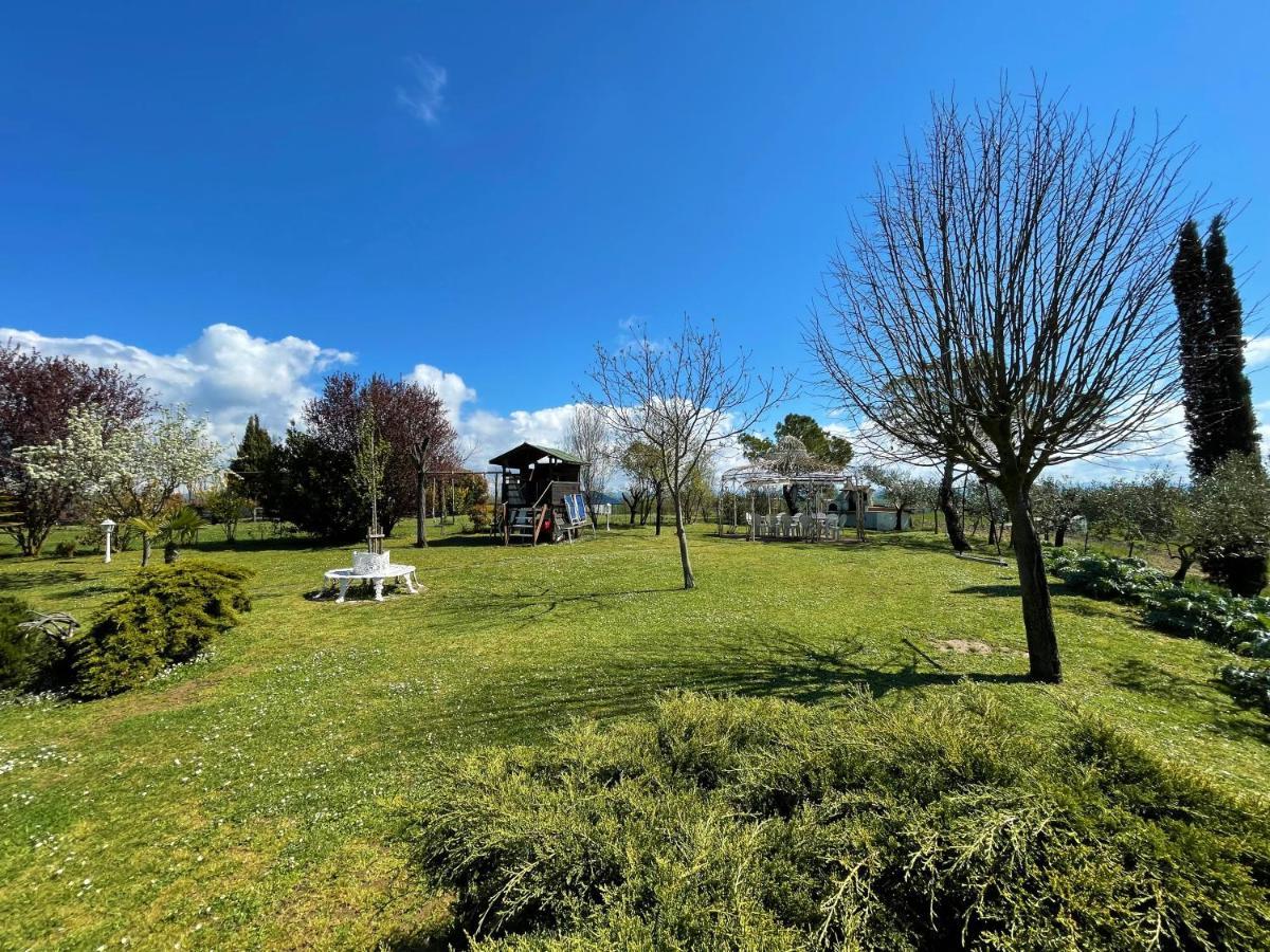 Appartamento Con Piscina E Giardino A Siena Bagian luar foto
