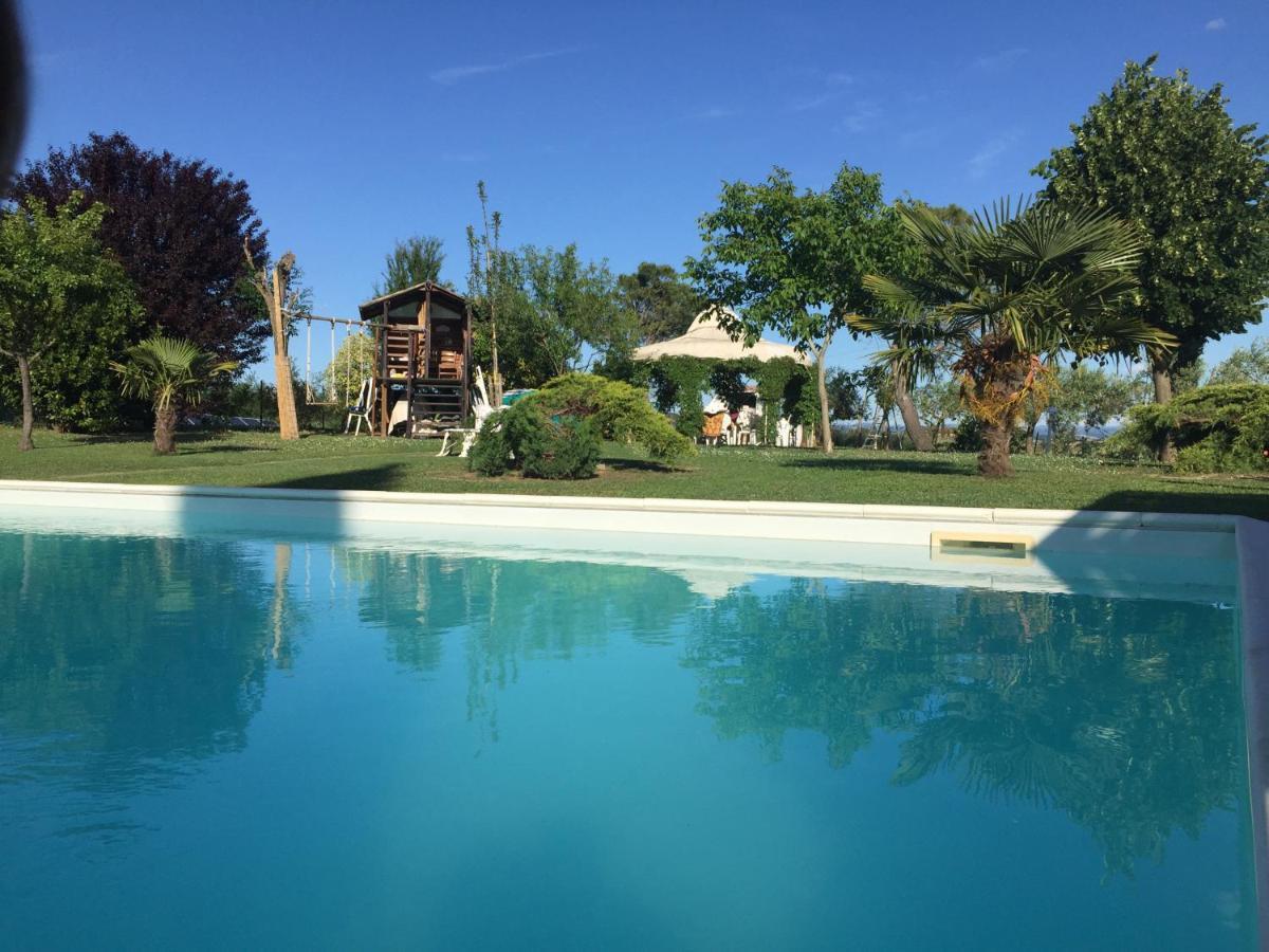 Appartamento Con Piscina E Giardino A Siena Bagian luar foto