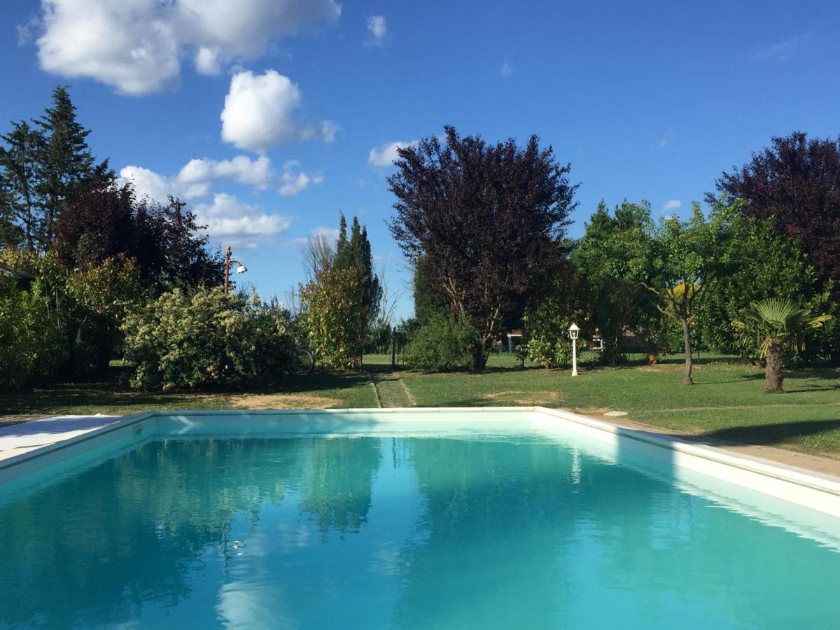 Appartamento Con Piscina E Giardino A Siena Bagian luar foto