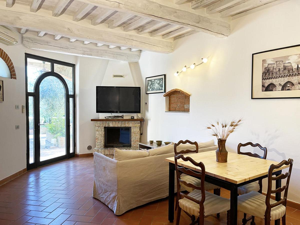 Appartamento Con Piscina E Giardino A Siena Bagian luar foto